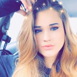 Meet your Posher, Raegan